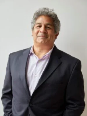 Peter Sniderman MG 074224275 2 217x300 300x400 1